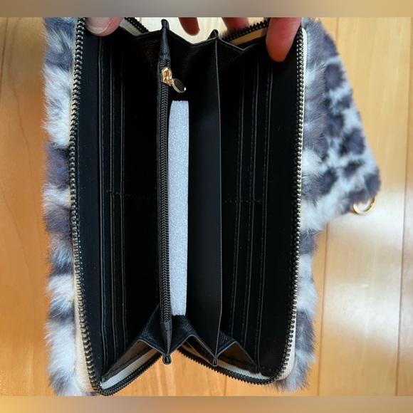 Furry Cheetah Print Wallets - Picture 2 of 4